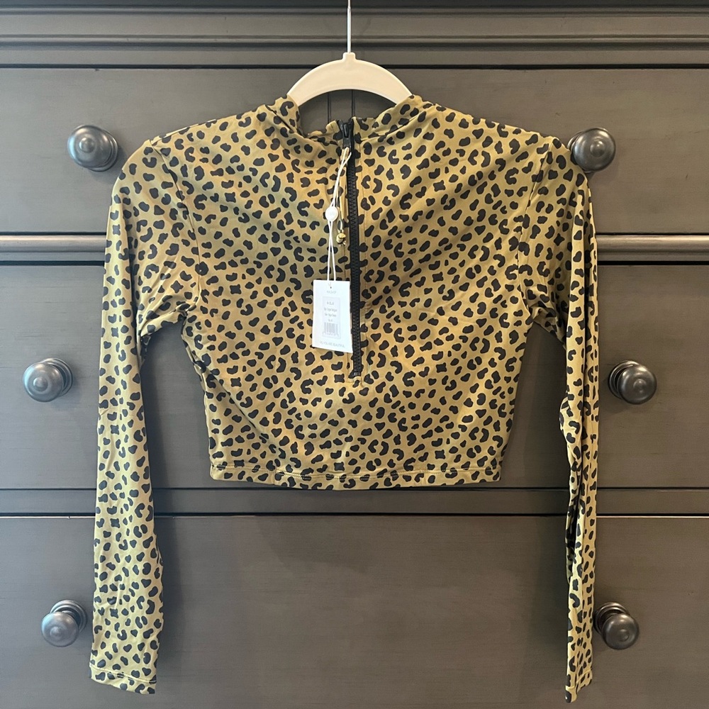 Leopard Print Cropped Rash Guard - Picture 2 of 2